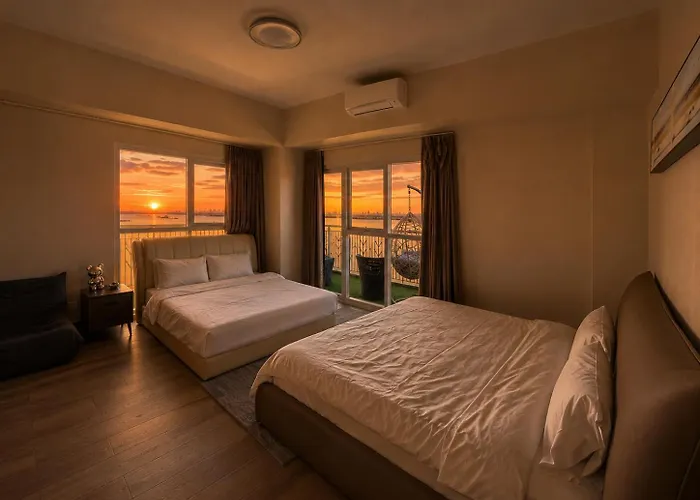 Grand Ocean Sunset Retreat 3br Facing Bay, Near Okada Moa & Naia