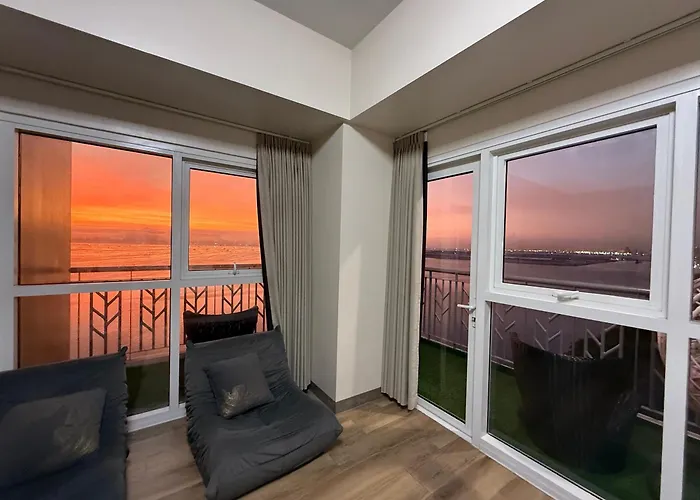 Grand Ocean Sunset Retreat 3br Facing Bay, Near Okada Moa & Naia *