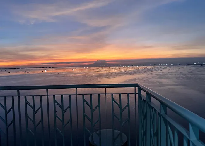 Grand Ocean Sunset Retreat 3br Facing Bay, Near Okada Moa & Naia Apartamento *